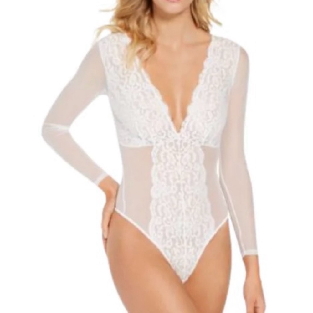 Beautiful White International Concepts Intimates long-sleeve sexy bodysuit